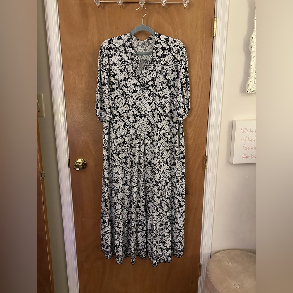Max Studio, Black and White Floral Dress, Size 3X